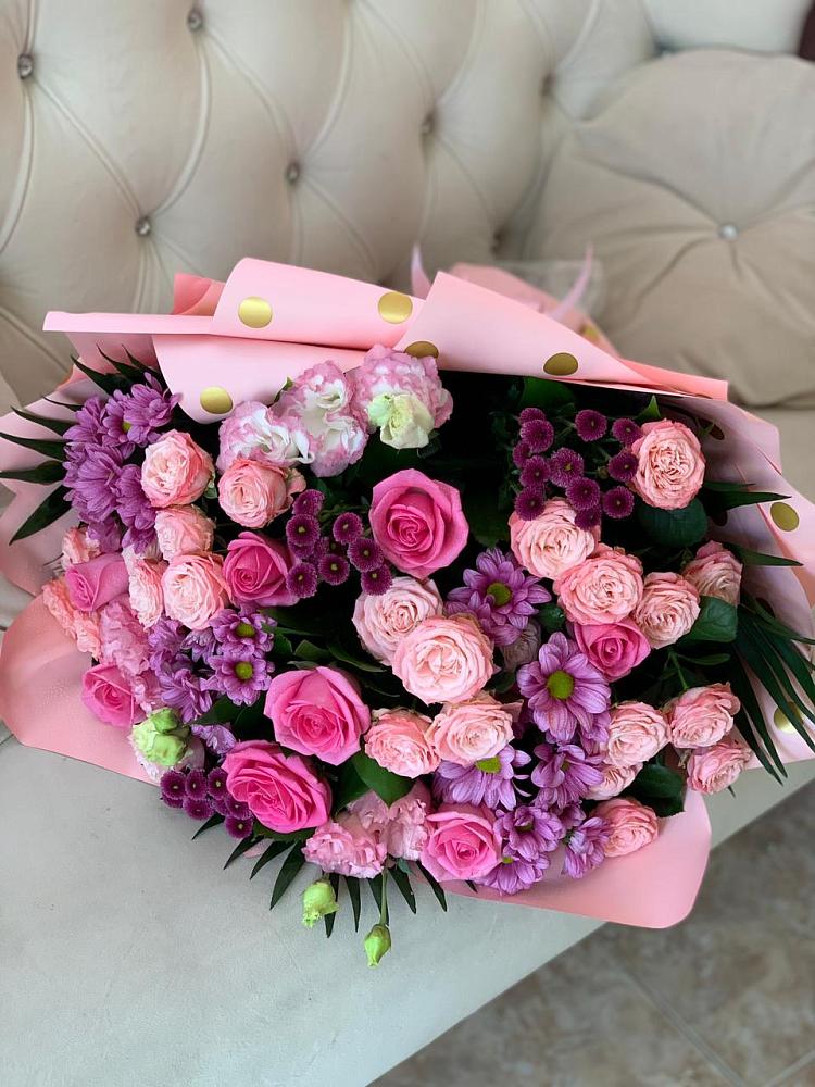 Букет цветов из: Хризантемы, Розы и Лизиантусы в Баргузине