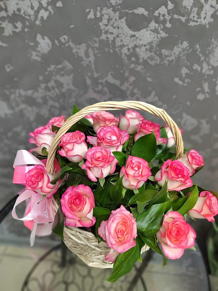 Цветочная композиция из Розы в корзине в Баргузине