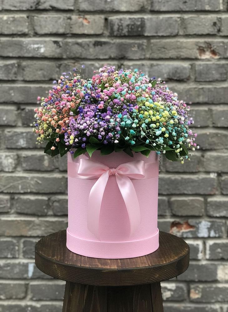 Цветочная композиция из Гипсофила и Розы в шляпной коробке в Баргузине