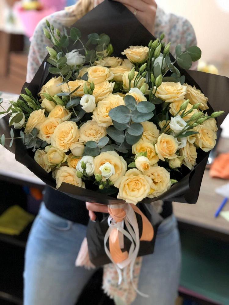 Букет цветов из: Розы и Лизиантусы в Баргузине