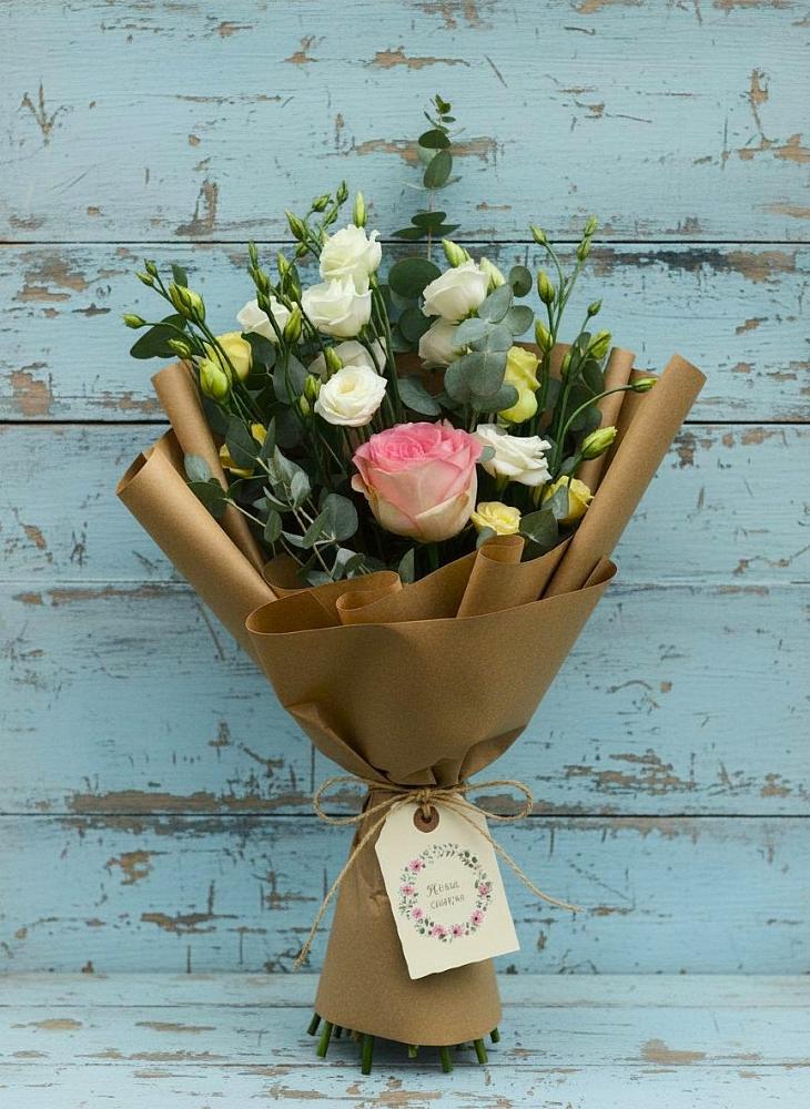 Букет цветов из: Розы и Лизиантусы в Баргузине