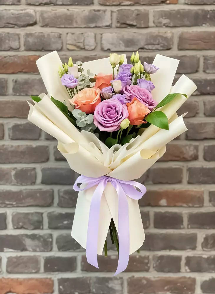 Букет цветов из: Лизиантусы и Розы в Баргузине