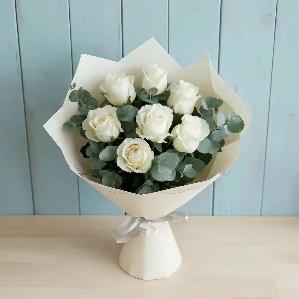 Букет Белые розы в Эвкалипте в Баргузине
