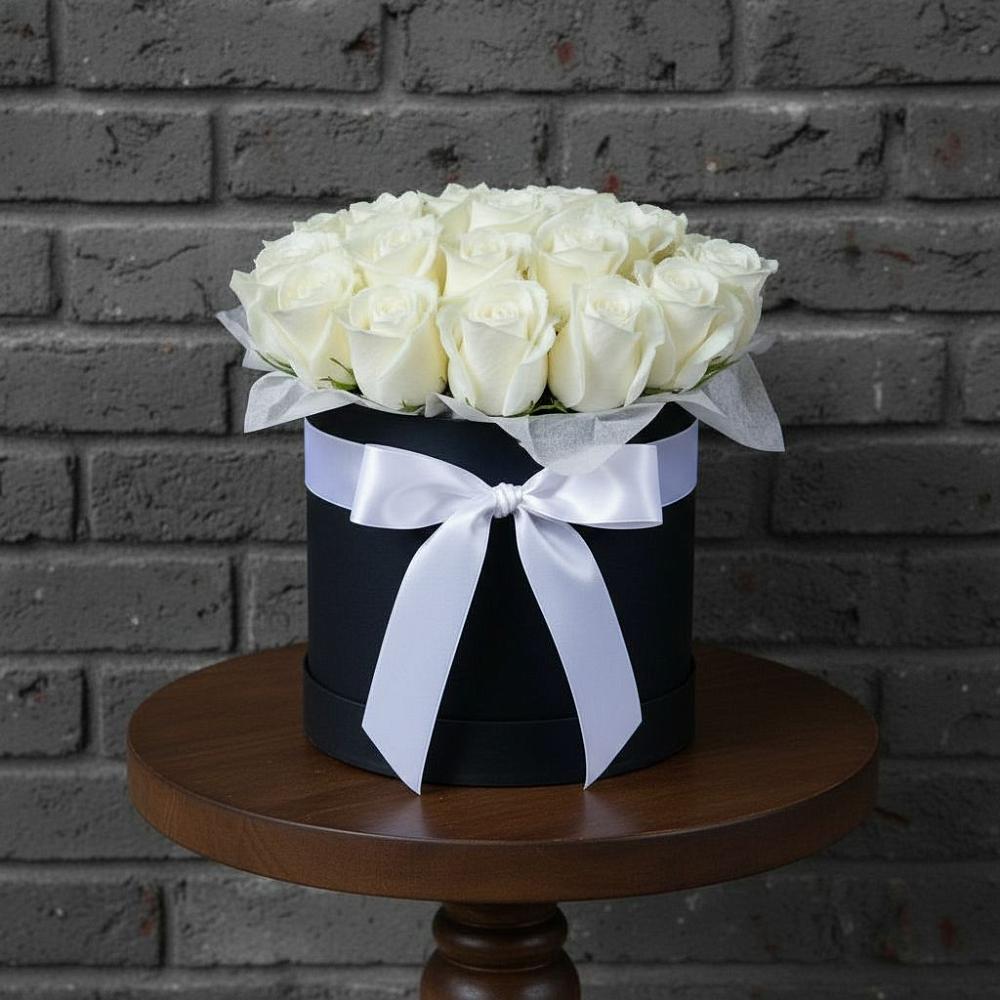 Цветочная композиция из Розы в шляпной коробке в Баргузине