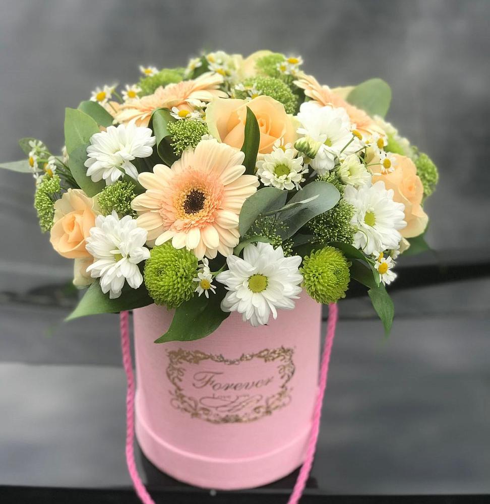 Цветочная композиция из Розы, Герберы и Хризантемы в шляпной коробке в Баргузине