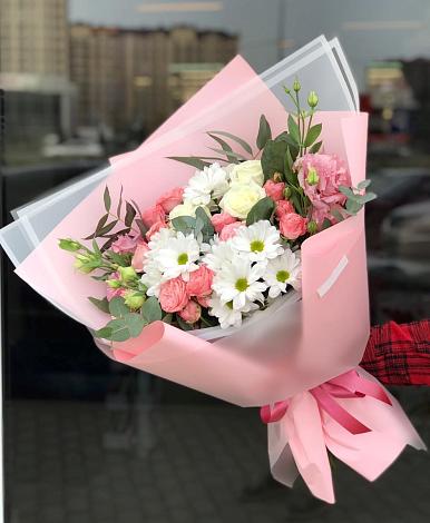 Букет цветов из: Розы, Лизиантусы и Хризантемы в Баргузине