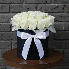 Цветочная композиция из Розы в шляпной коробке в Баргузине